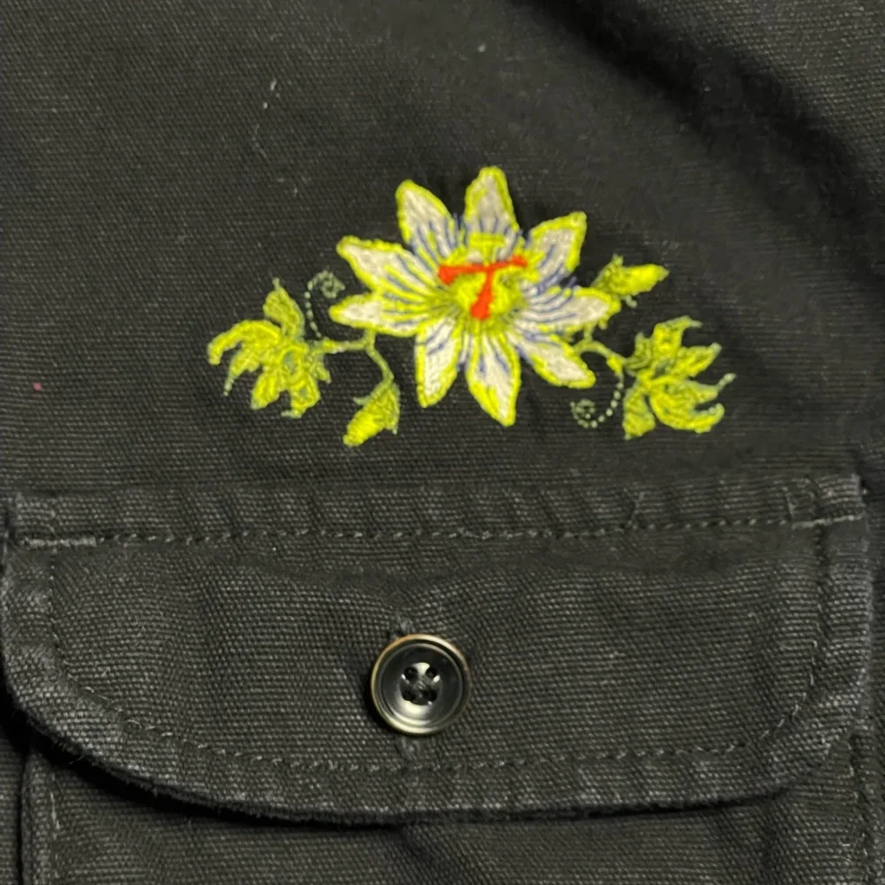 Vans Black Embroidered Utility Jacket XS Floral Button Front Size X-Small - Picture 6 of 12